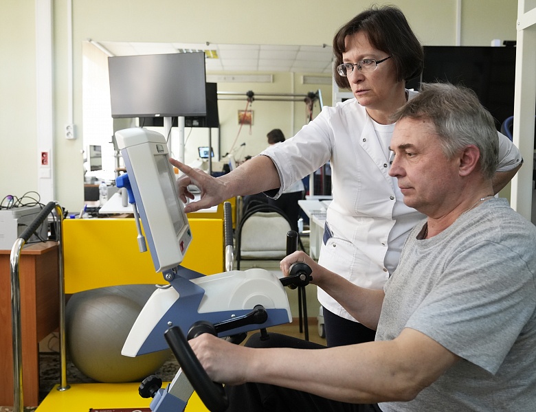 В Люберецкую областную больницу поступило восемь тренажеров для реабилитации после инсультов