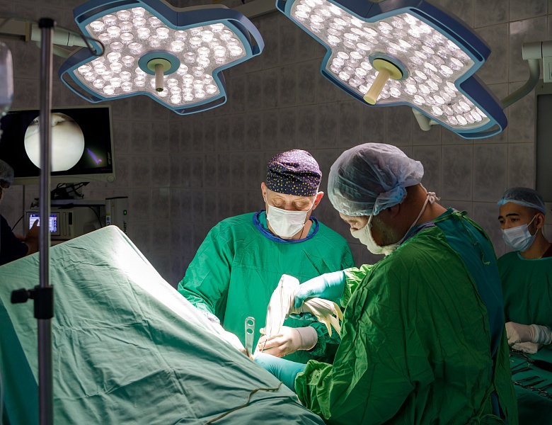 Люберецкие хирурги провели 70-летней пациентке трансплантацию собственного сухожилия.