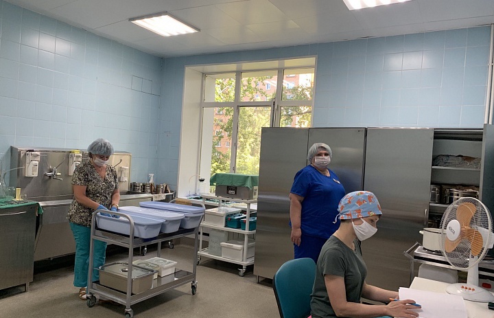 Операционные Люберецкой областной больницы оборудованы новой мебелью